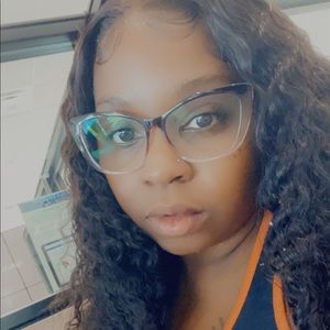 Meet your Posher, Whitney